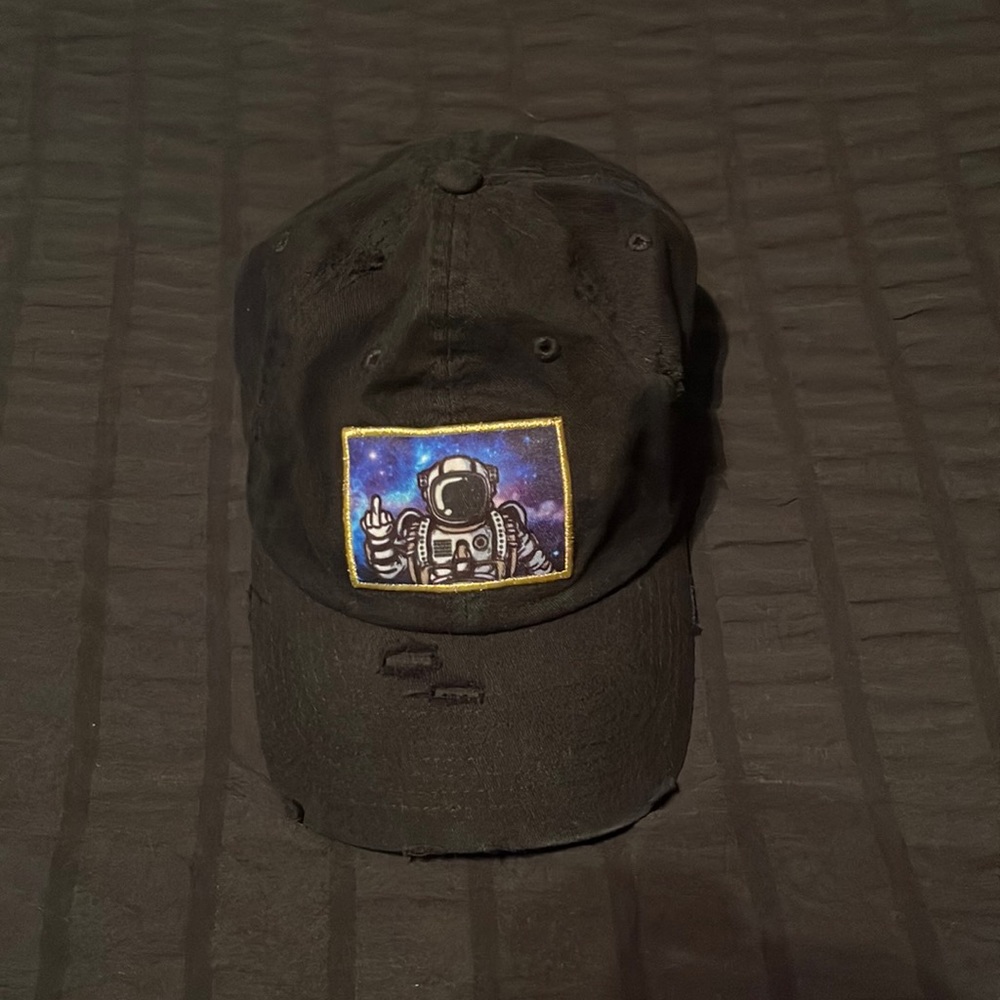 Kbethos hat